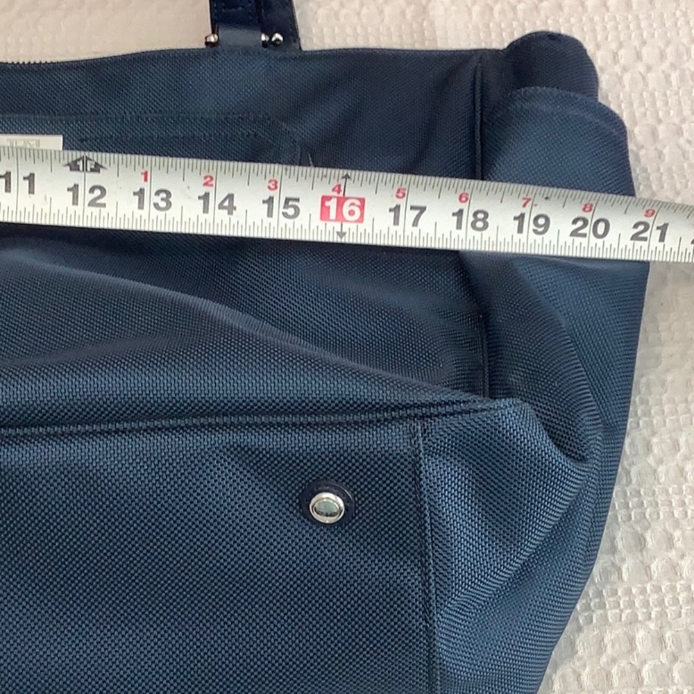Tumi Ballistic Nylon Navy Blue Women's Bag - Picture 7 of 10